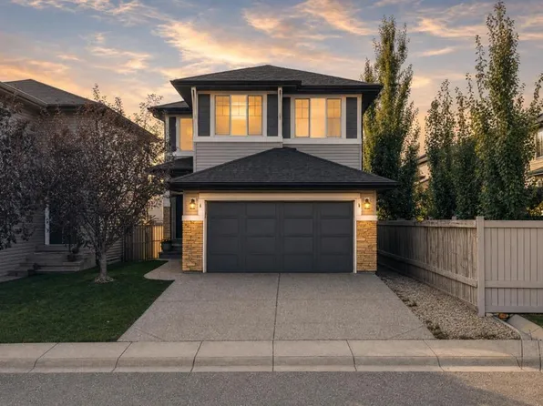 28 E Evansview Mnr NW, Calgary, AB T3P 0J7