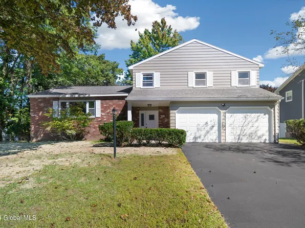 8 Kim Drive, Loudonville, NY 12211