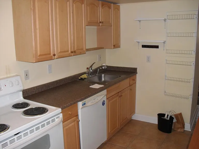 622 Kenyon St NW #BASEMENT — Photo 5