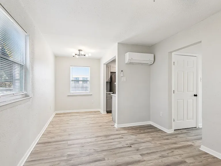 938 Brown Ave #103 — Photo 5