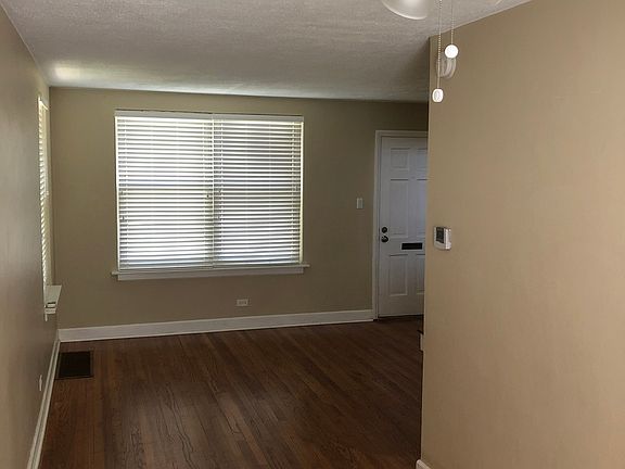 4th image of 2953 W 87th St