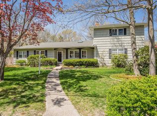 3 Victory St, Ronkonkoma, NY 11779