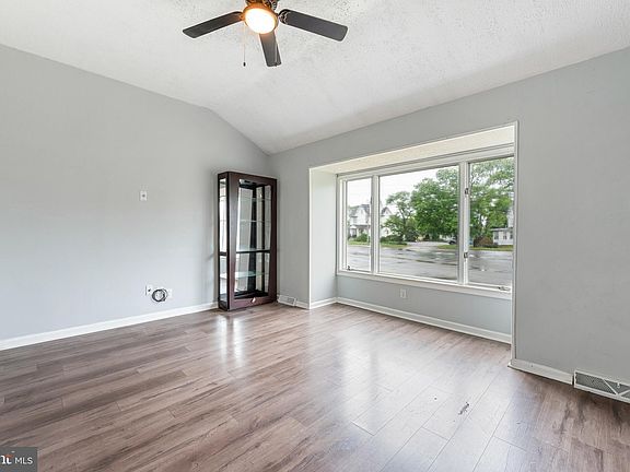 5th image of 197 Lincoln Ave