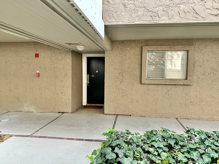 675 Sharon Park Dr #110 — Photo 2