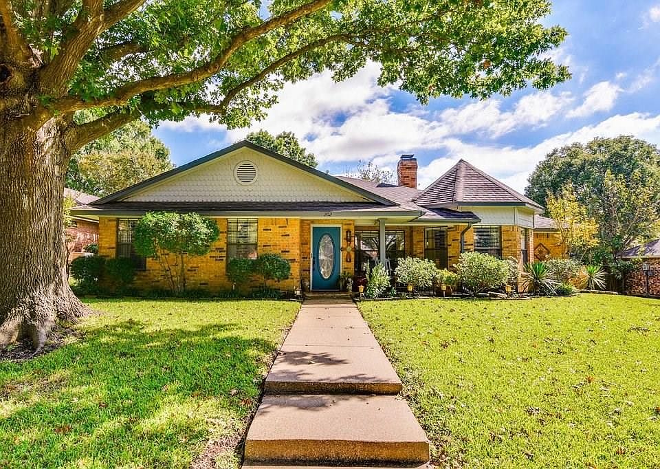 1st image of 202 Indian Trace Ln
