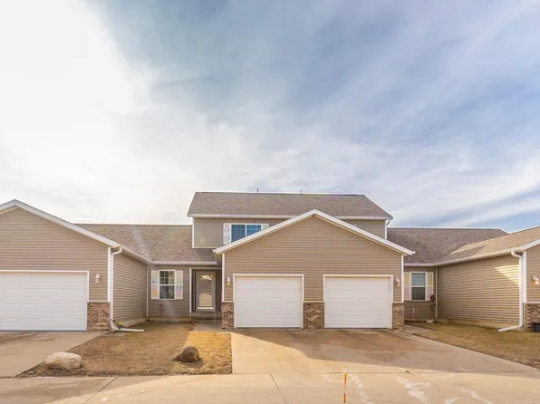 1314 Creekside Ct, Waterloo, IA 50702