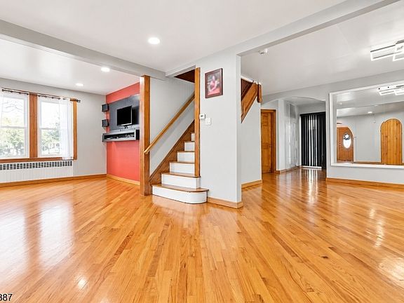 3rd image of 279 Winans Ave