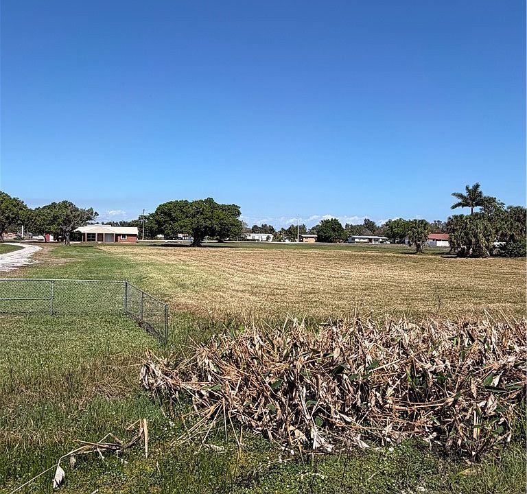 2nd image of 1848 Davidson Rd