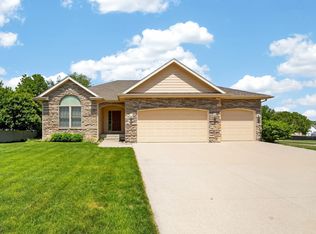 14905 Maple Dr, Urbandale, IA 50323
