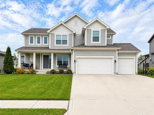 18918 Ocheltree St, Spring Hill, KS 66083