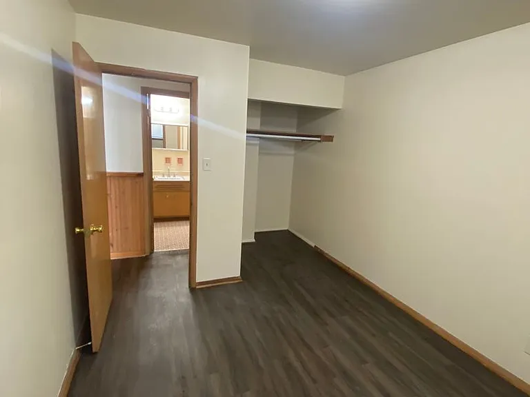 9913 W Lisbon Ave — Photo 4