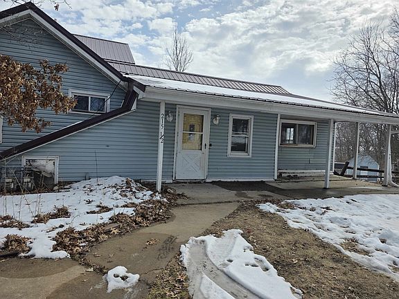 3rd image of 215 E Logan St