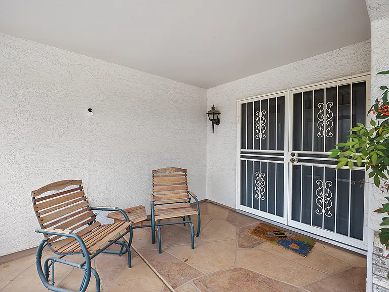 21414 N Palm Desert Dr — Photo 2