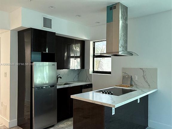 2nd image of 1560 Drexel Ave #107