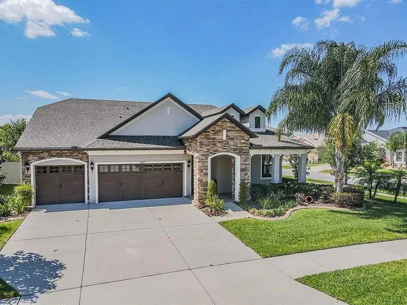 4 bed, 3.0 bath, 2419 sqft, $3,300 — Photo 2