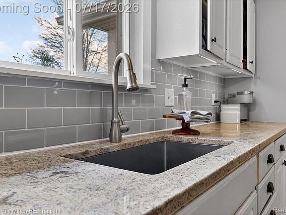 5th image of 48188 Harris Rd