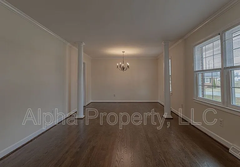400 Fairhaven Dr — Photo 4