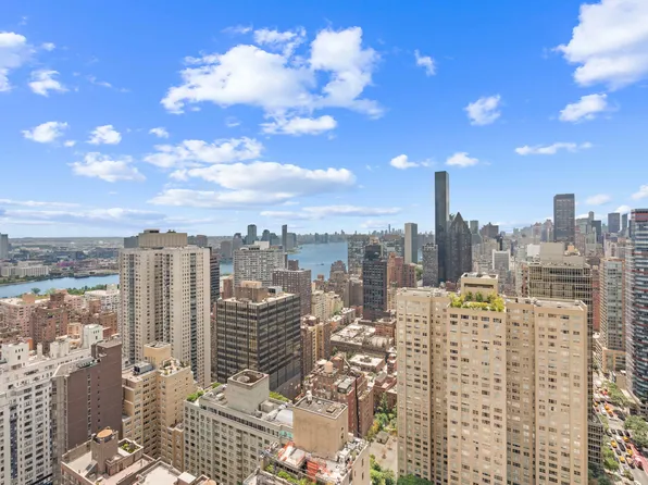 303 East 57th Street image 12 of 14