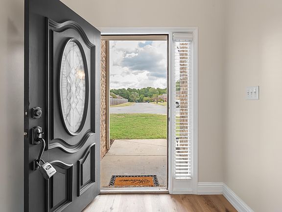 4th image of 145 Berkshire Manor Cir