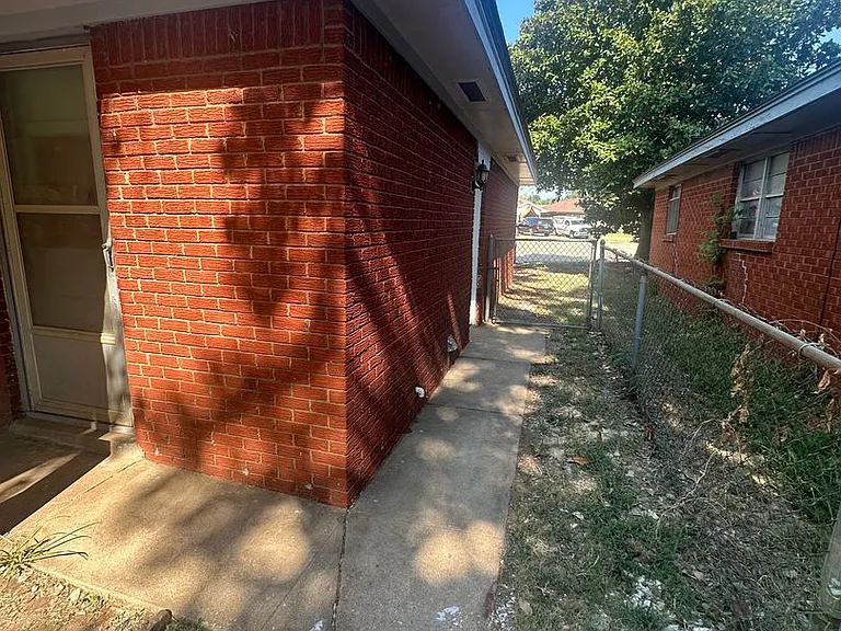 2524 Eagle Dr — Photo 18