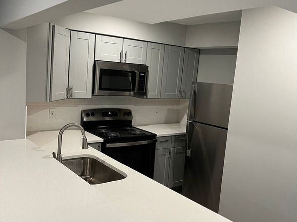 3104-3110 State St #10