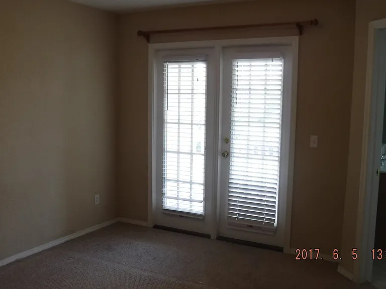 110 University Pkwy — Photo 7