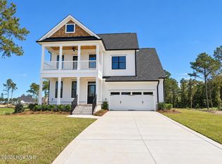 96 Halcyon Dr, Hampstead, NC 28443