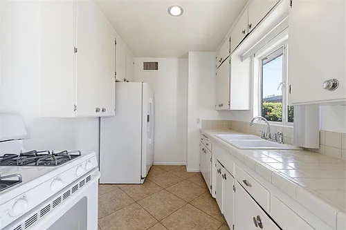 610 S. Thornhill Road Photo 1