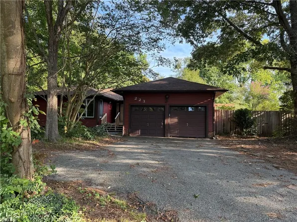 223 Yorktown Rd, Yorktown, VA 23693