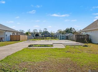 13536 Rose Dr, Walker, LA 70785