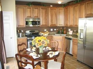 481 S Jade Ln, Round Lake, IL 60073