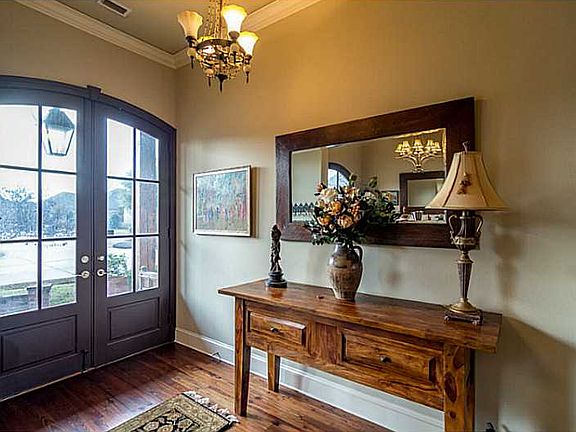 3rd image of 109 Carondelet Ct