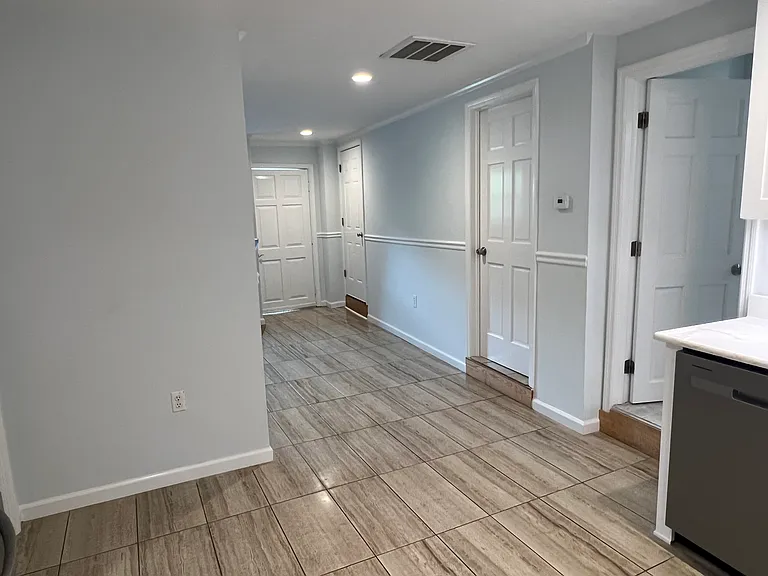 38 Hillsdale Rd — Photo 3