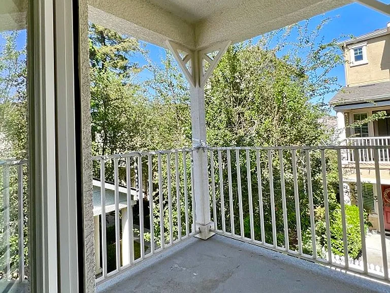 720 Wintergreen Ct — Photo 11