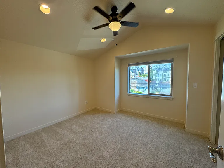 Floor 3, second bedroom