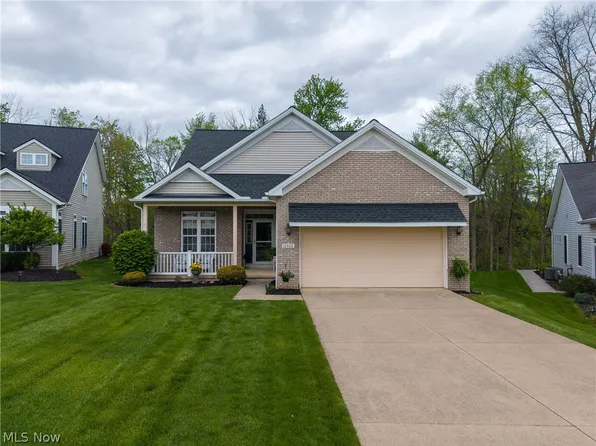 10500 W Ravine View Ct, North Royalton, OH 44133