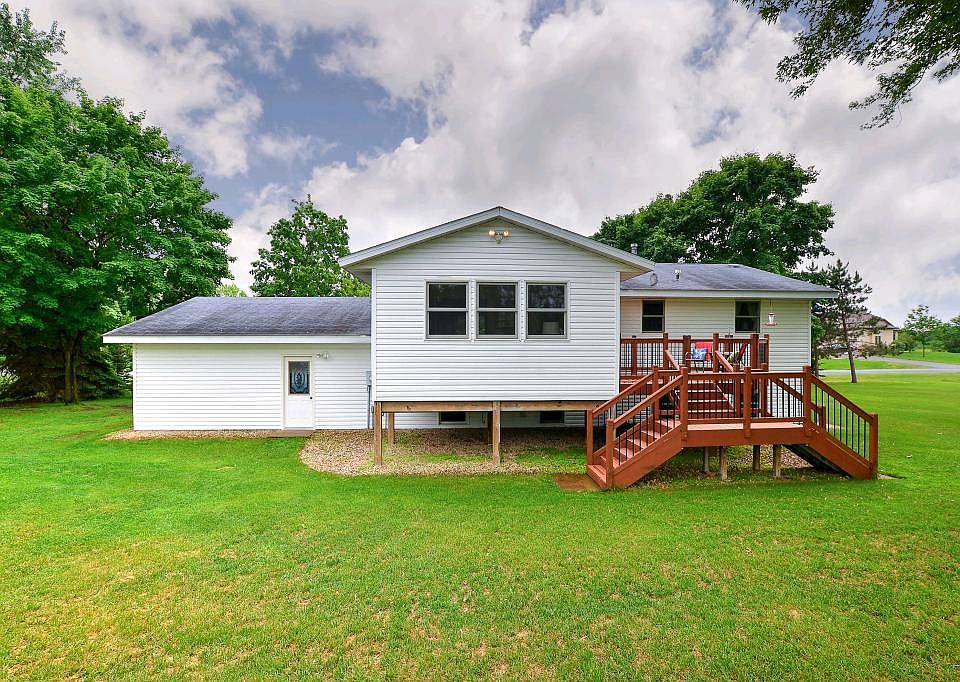1st image of 22280 Linden Dr