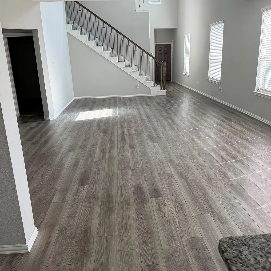 5 bed, 3.0 bath, 2627 sqft, $3,200 — Photo 2
