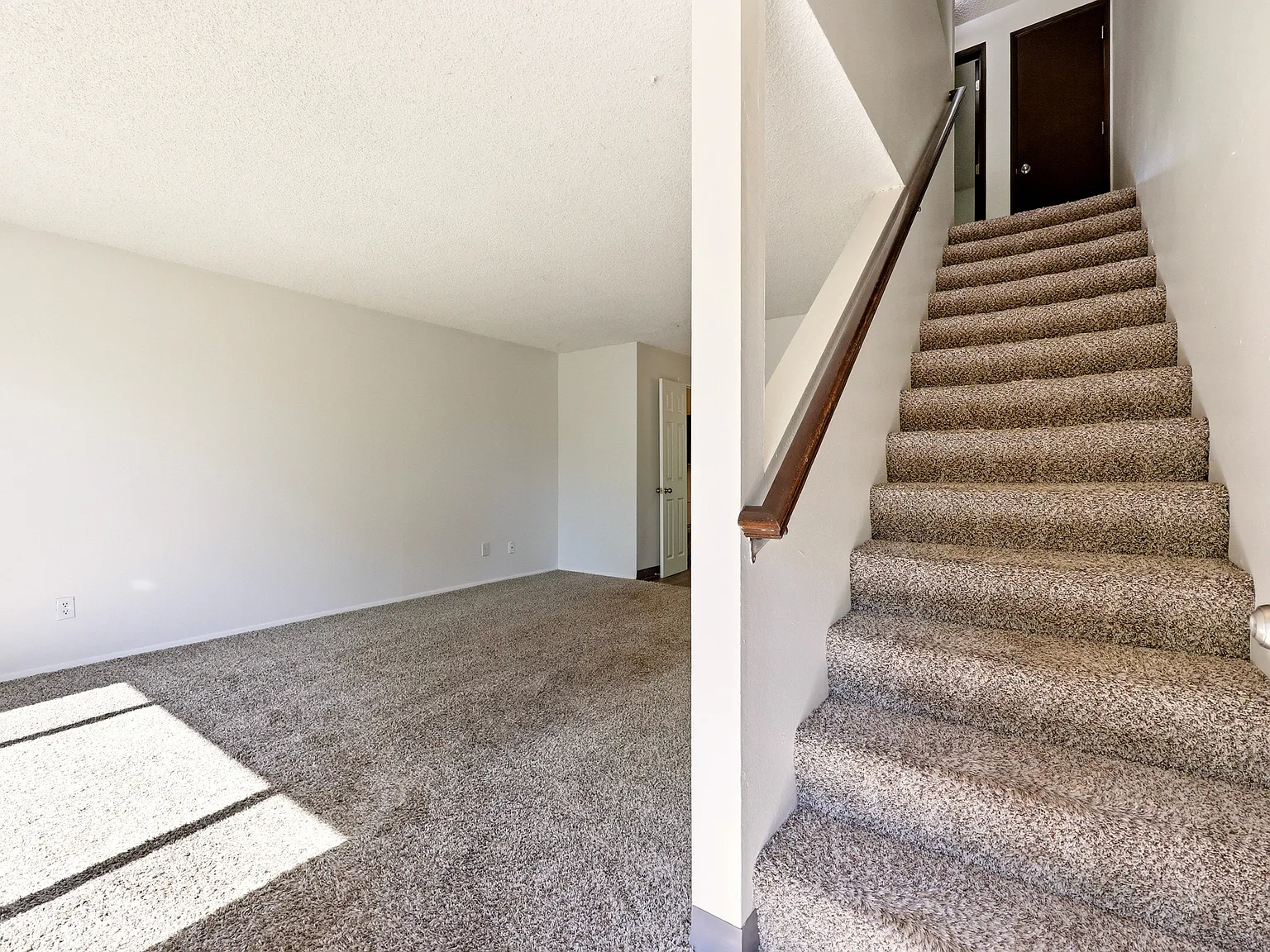 2 bed, 1.5 bath, 1048 sqft, $1,900 — Photo 3
