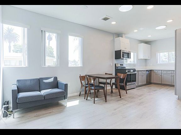4th image of 1231 W 36th Pl Room 1/2-2