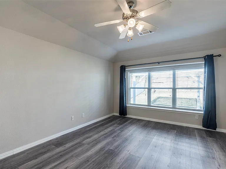 5109 Keating St — Photo 8