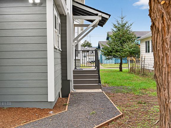 4th image of 2303 7th St