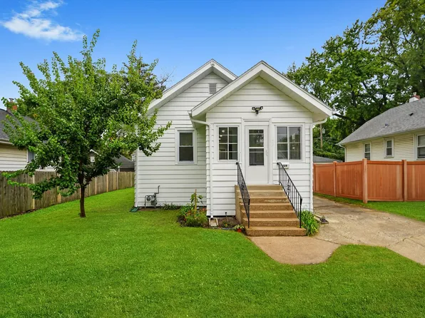 128 S Oakland Grv, Elmhurst, IL 60126