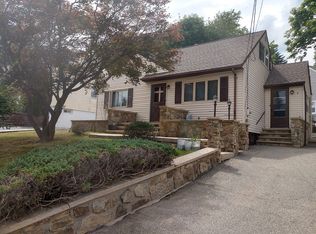 2 Chester Ave, Rockaway, NJ 07866