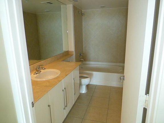 3rd image of 335 Biscayne Blvd #4009