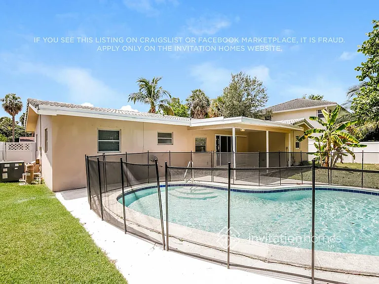 759 NW 7th St — Photo 16