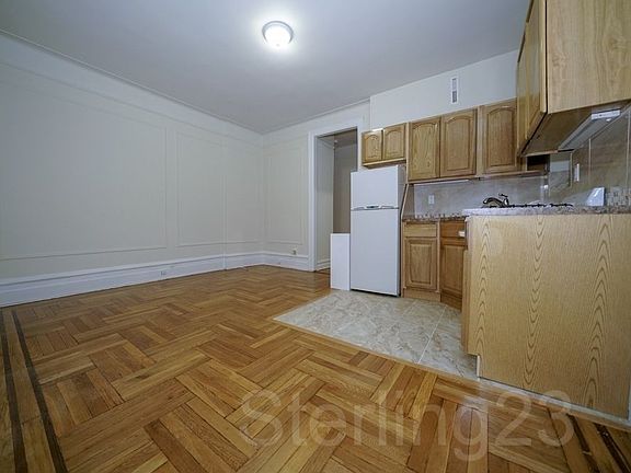 2nd image of 2303 28th St #1B