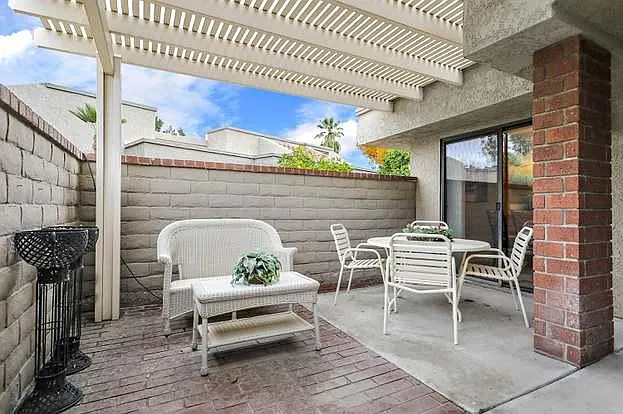 2860 Calle Loreto — Photo 3