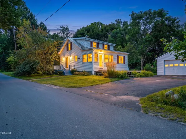 32 School Street, Belgrade, ME 04917