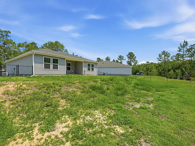 136 Pfitzer Ct — Photo 42